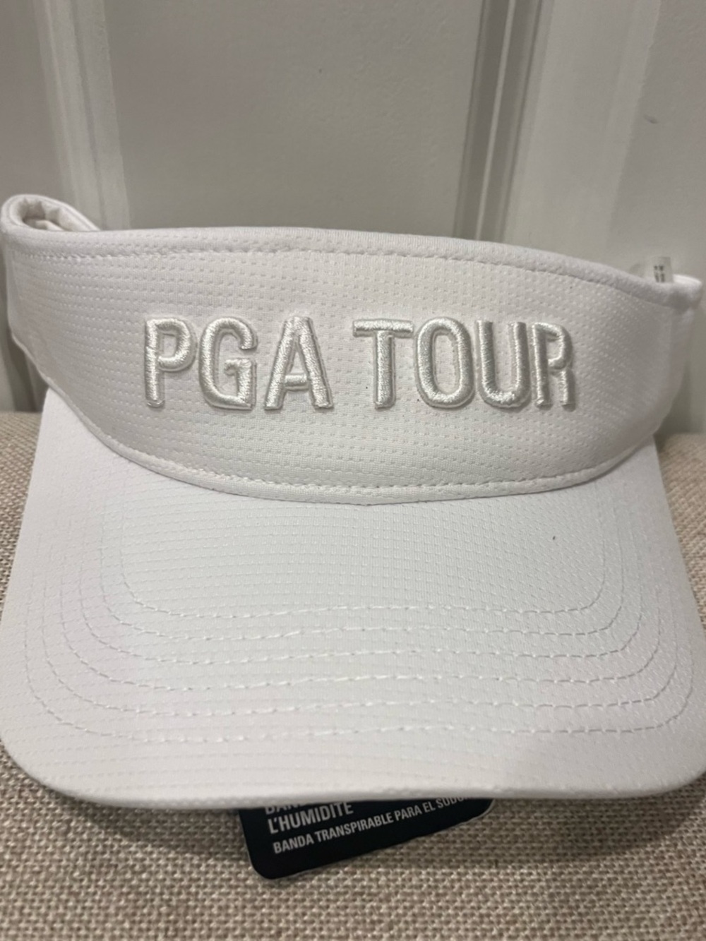 NWT PGA TOUR MEN'S MOSITURE WICKING GOLF VISOR- WHITE- ADJUSTABLE